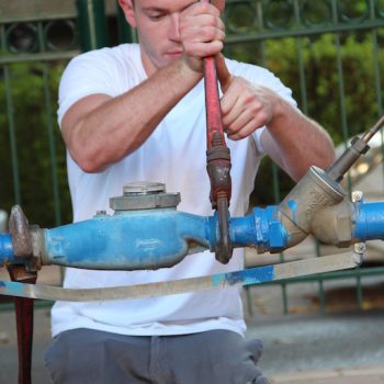 אינסטלטור ברעננה